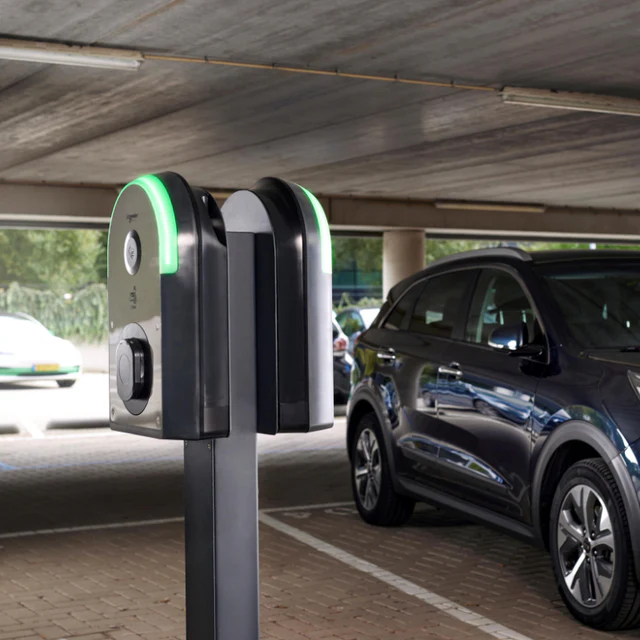 Schneider EVlink Pro AC Pedestal - Image 5